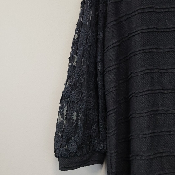 Anthropologie Eri + Ali Black Lace Sleeve top - Picture 4 of 9